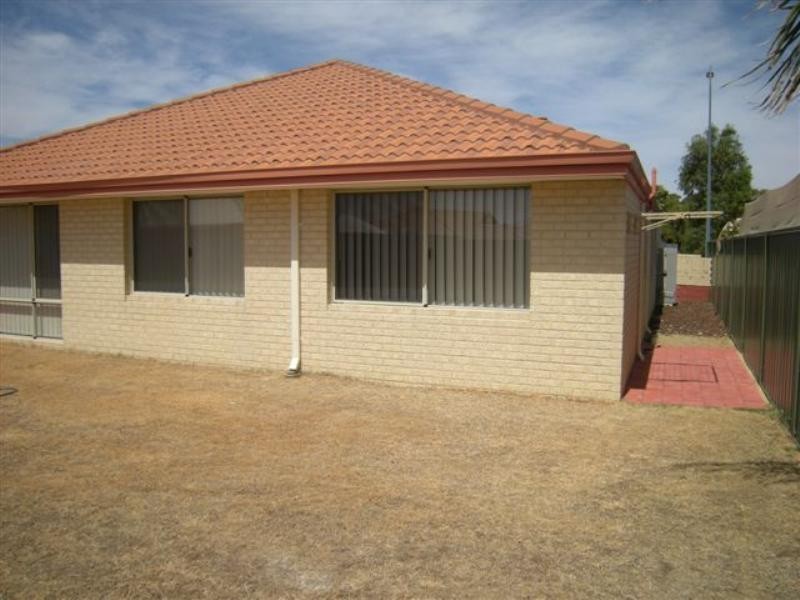212 Tapper Road, Atwell WA 6164