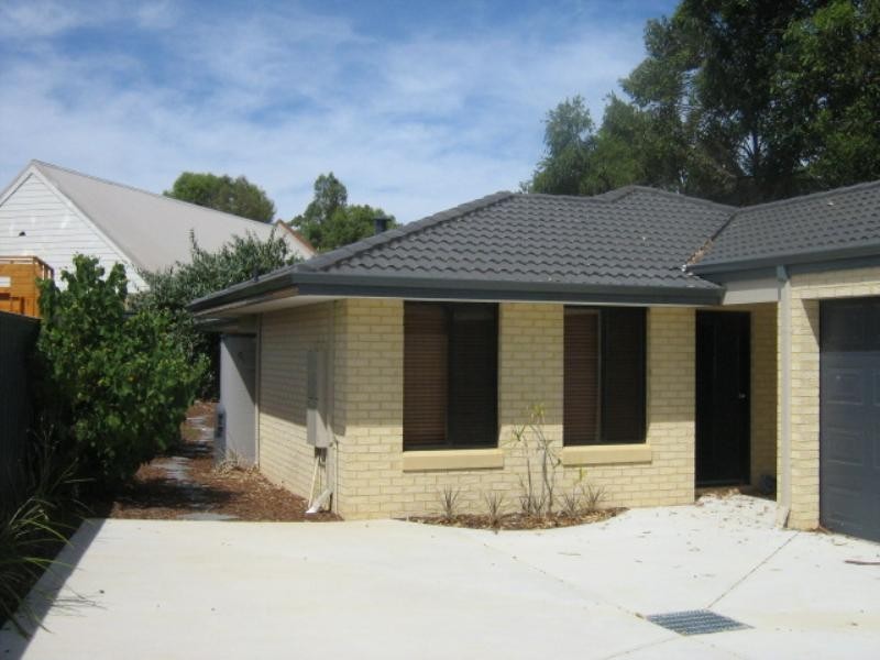 8A Numulgi Street, Armadale WA 6112