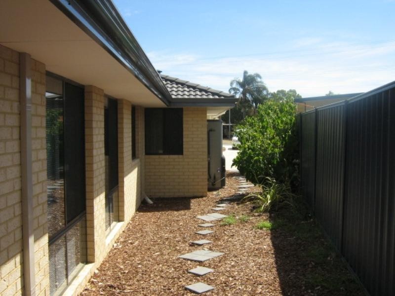 8A Numulgi Street, Armadale WA 6112