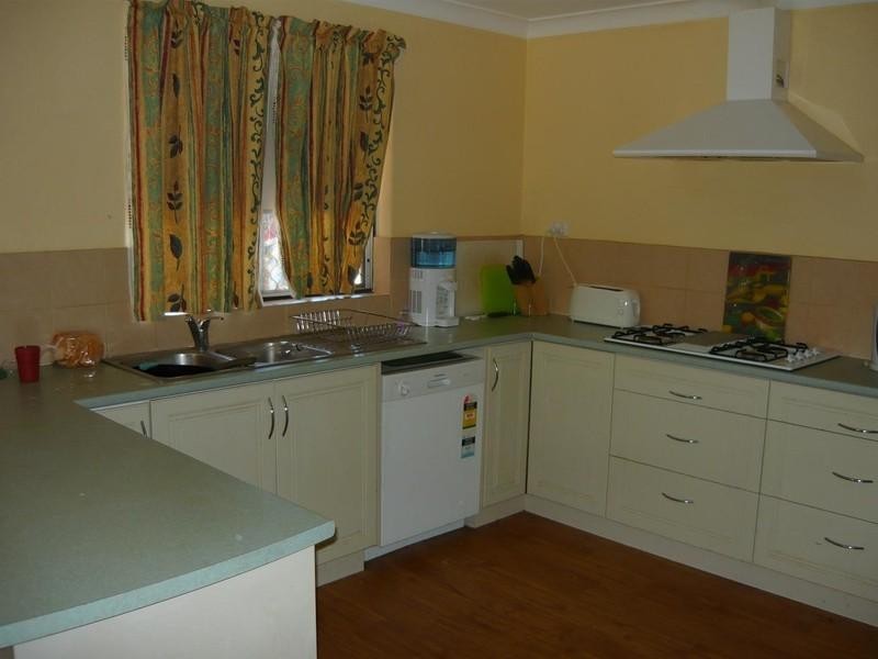 27 Pelham Street, Armadale WA 6112