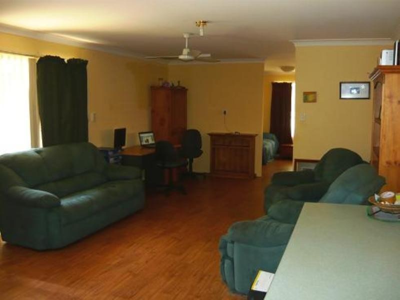 27 Pelham Street, Armadale WA 6112