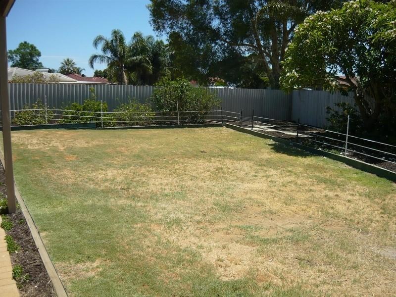 9 Clements Grove, Armadale WA 6112