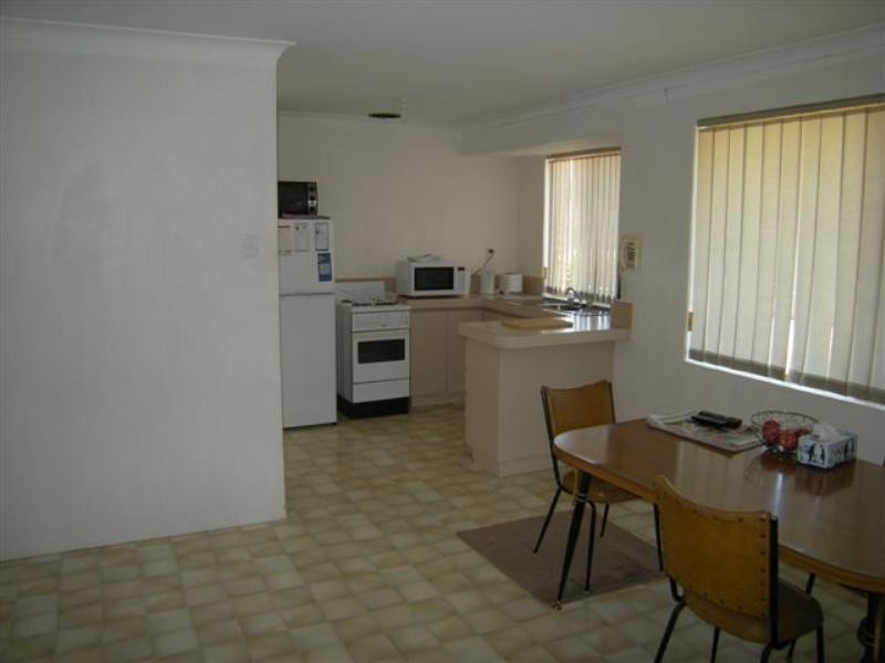 8/76 Owtram Road, Armadale WA 6112