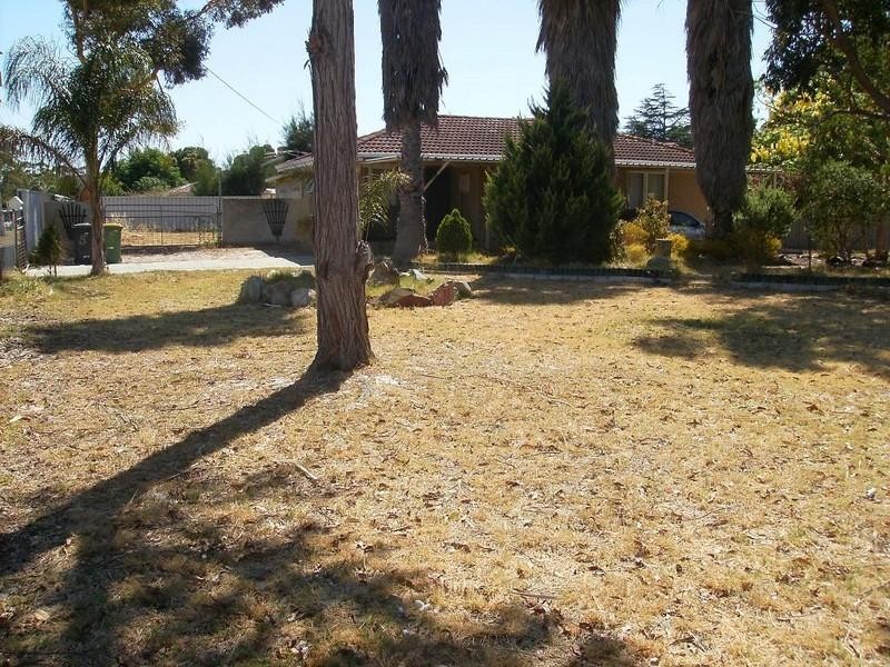 5 Amaroo Court, Armadale WA 6112