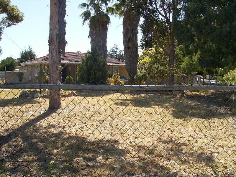 5 Amaroo Court, Armadale WA 6112