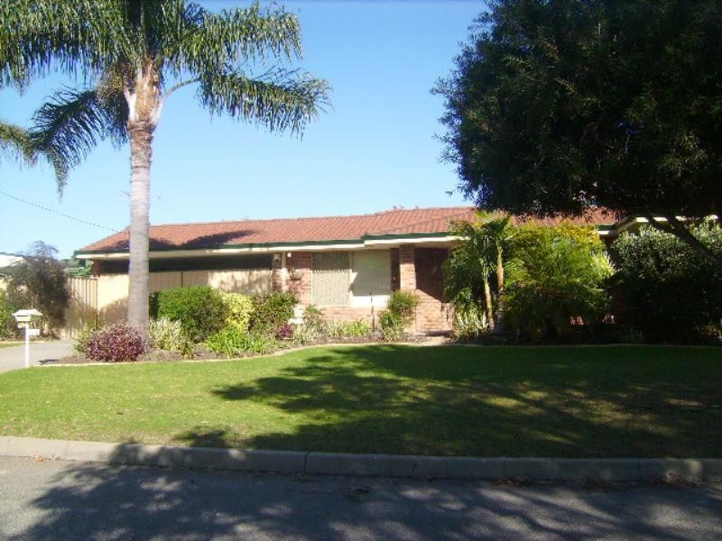 4 Denning Court, Seville Grove WA 6112