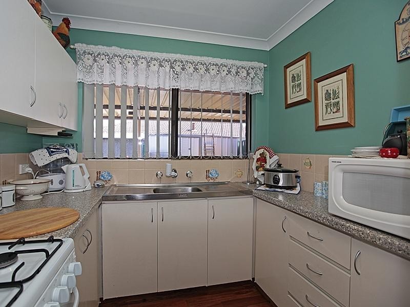 4 Karoonda Street, Armadale WA 6112