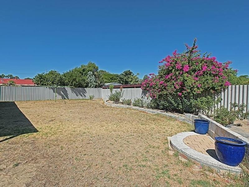 4 Karoonda Street, Armadale WA 6112