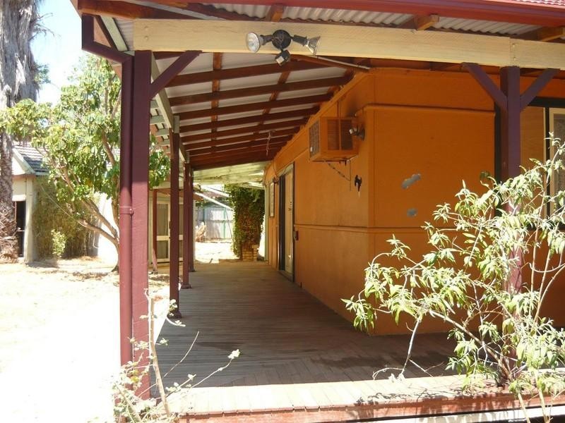 1 Stepney Road, Armadale WA 6112