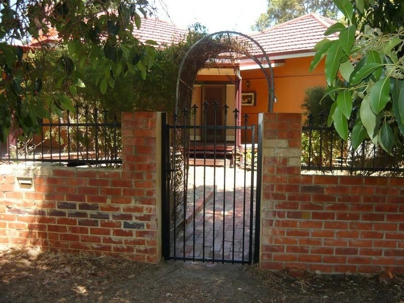 1 Stepney Road, Armadale WA 6112