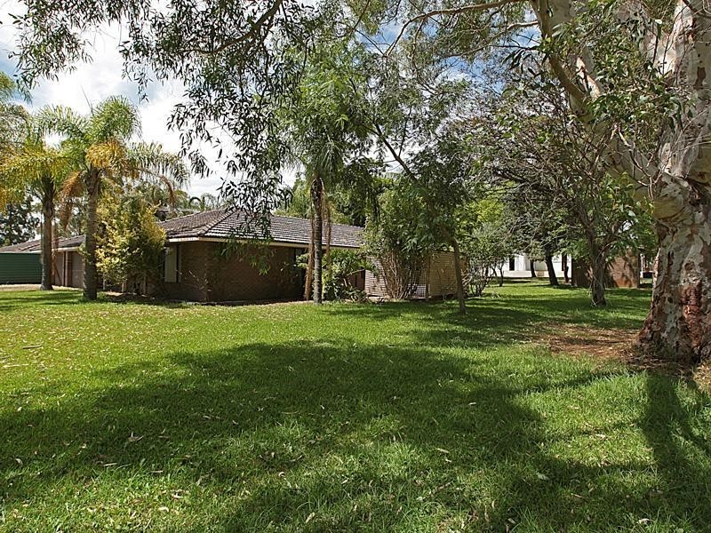 44 Tuart Road, Oakford WA 6121