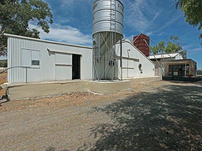 44 Tuart Road, Oakford WA 6121