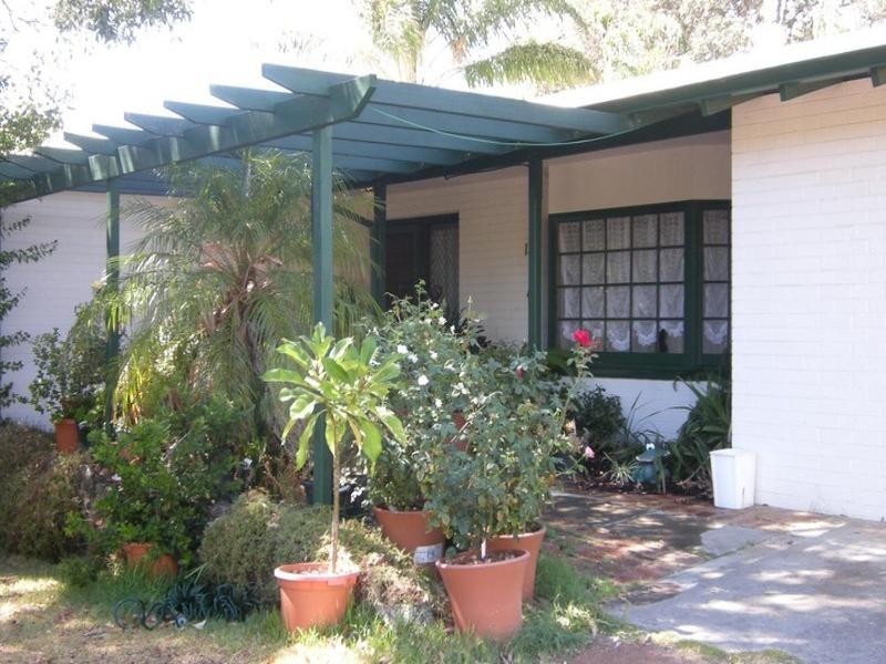 13 Brookton Highway, Mount Nasura WA 6112