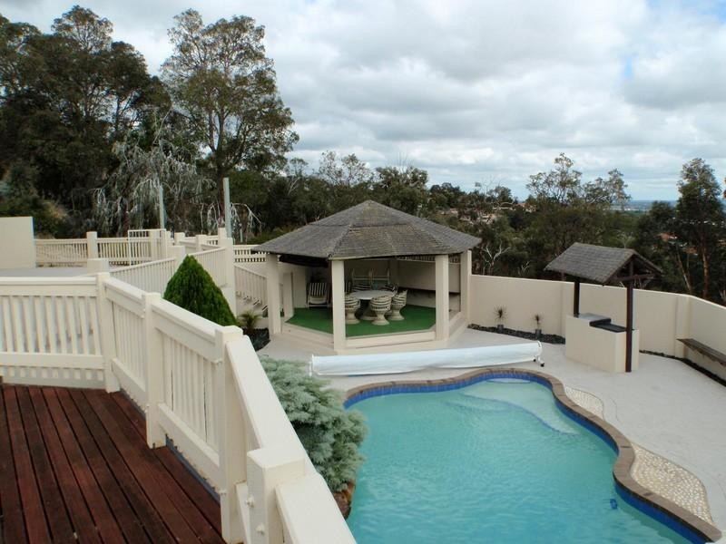 19 Serena Grove, Mount Nasura WA 6112