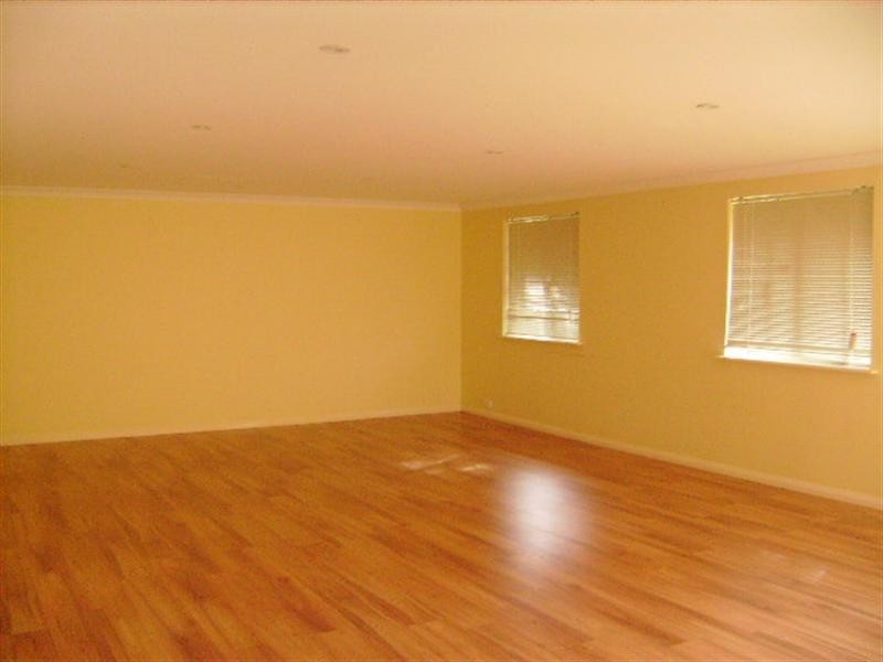 327 Eleventh Road, Brookdale WA 6112