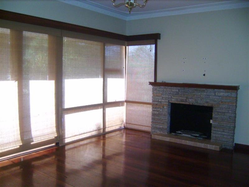 327 Eleventh Road, Brookdale WA 6112