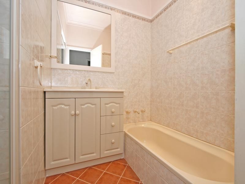 8 Brian Street, Mount Nasura WA 6112