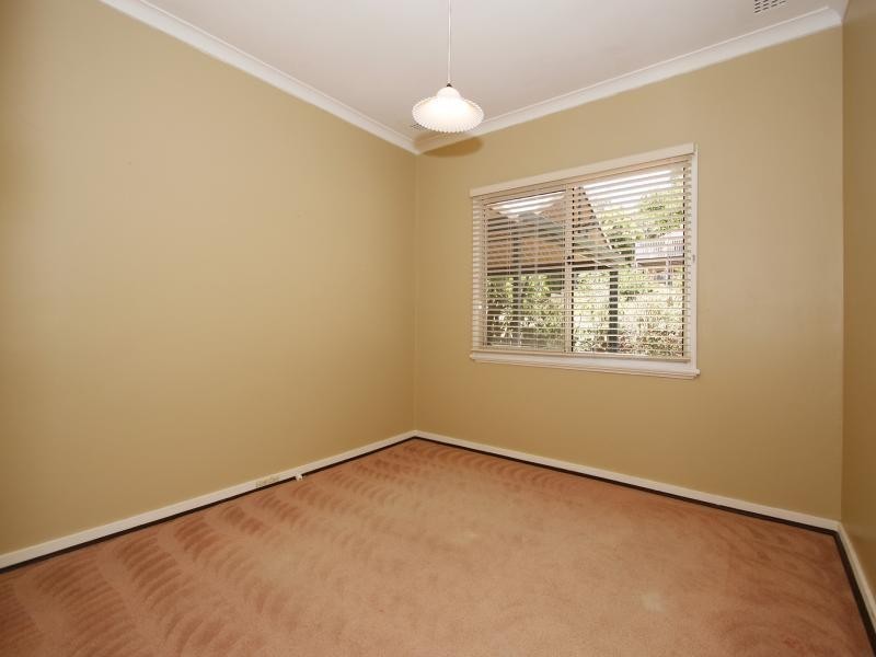 8 Brian Street, Mount Nasura WA 6112