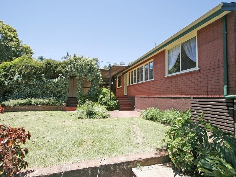 8 Brian Street, Mount Nasura WA 6112