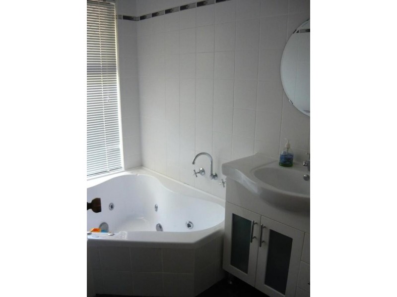 1 Wedgetail Court, Brookdale WA 6112