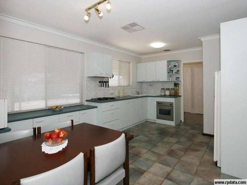 6 Tomah Road, Armadale WA 6112