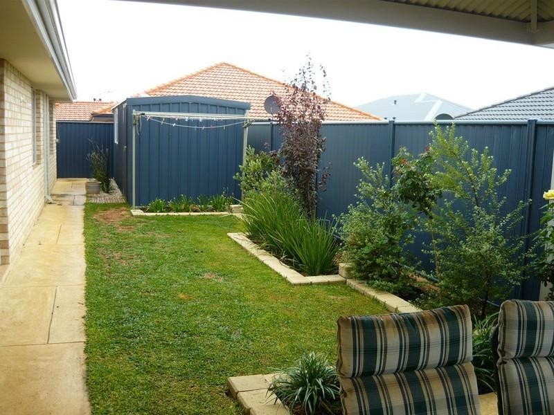 8 Sandalwood Avenue, Byford WA 6122