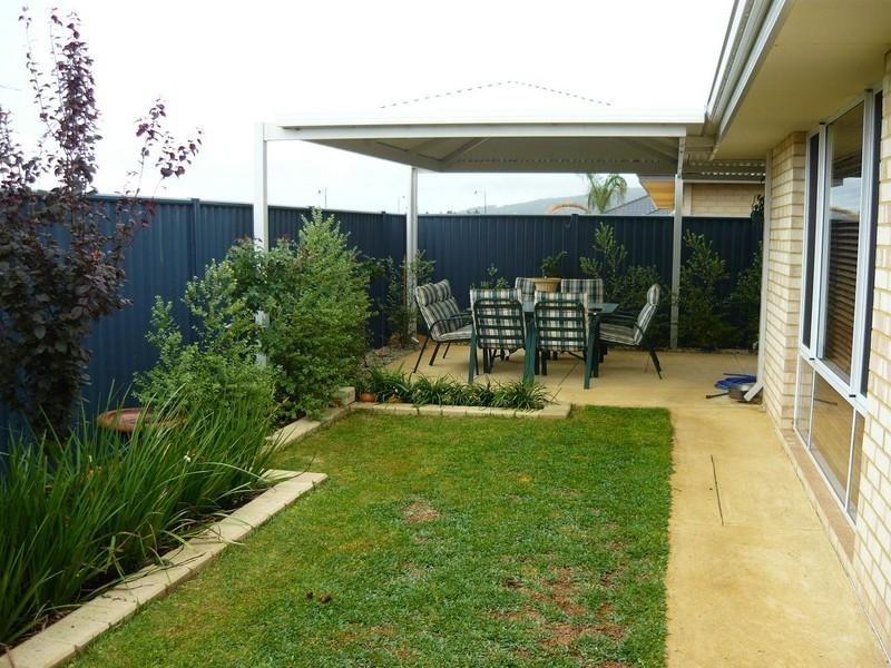 8 Sandalwood Avenue, Byford WA 6122