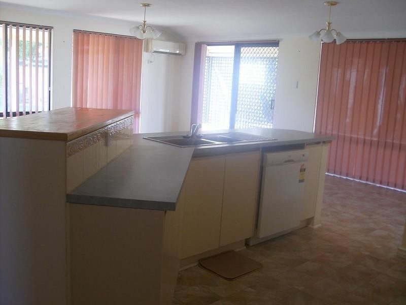 12 Bolger Gardens, Kelmscott WA 6111