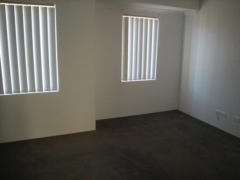 4/34 Friar Road, Armadale WA 6112