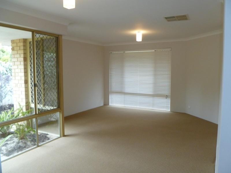 28 Silverhill Loop, Seville Grove WA 6112