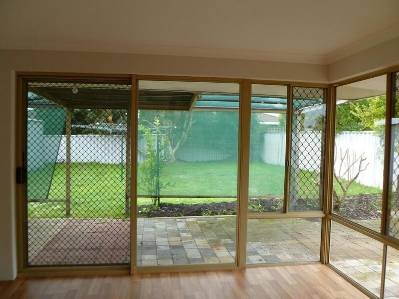 28 Silverhill Loop, Seville Grove WA 6112