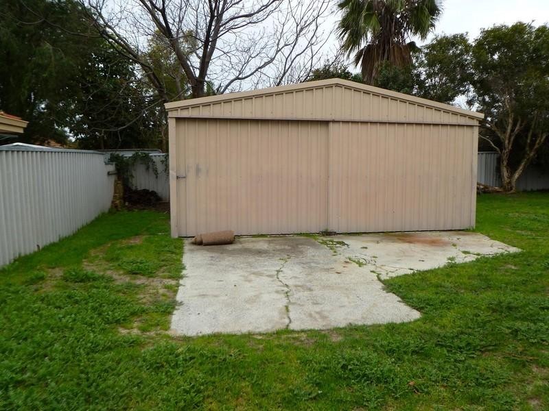 28 Silverhill Loop, Seville Grove WA 6112