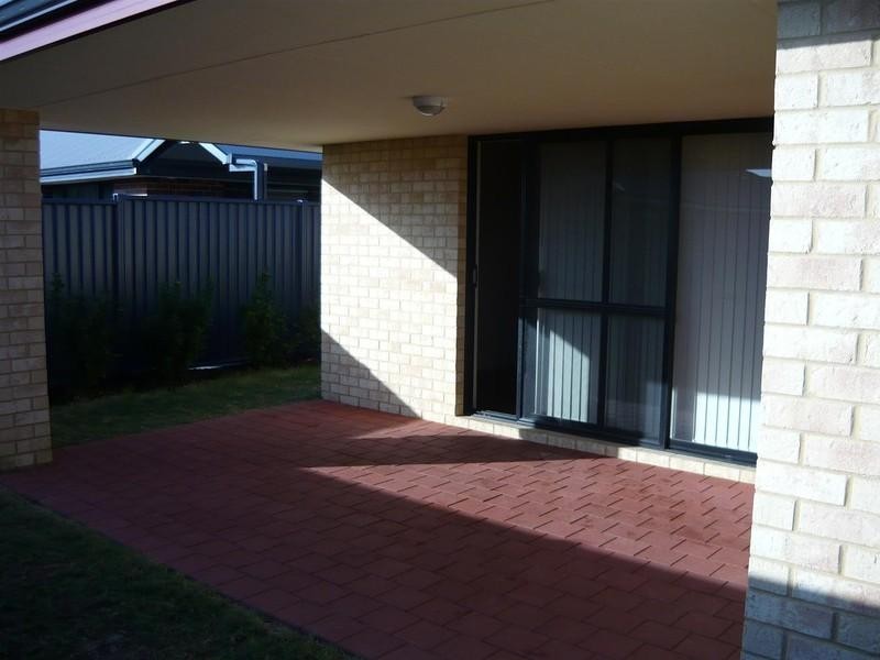 24 Blackberry Ramble, Byford WA 6122