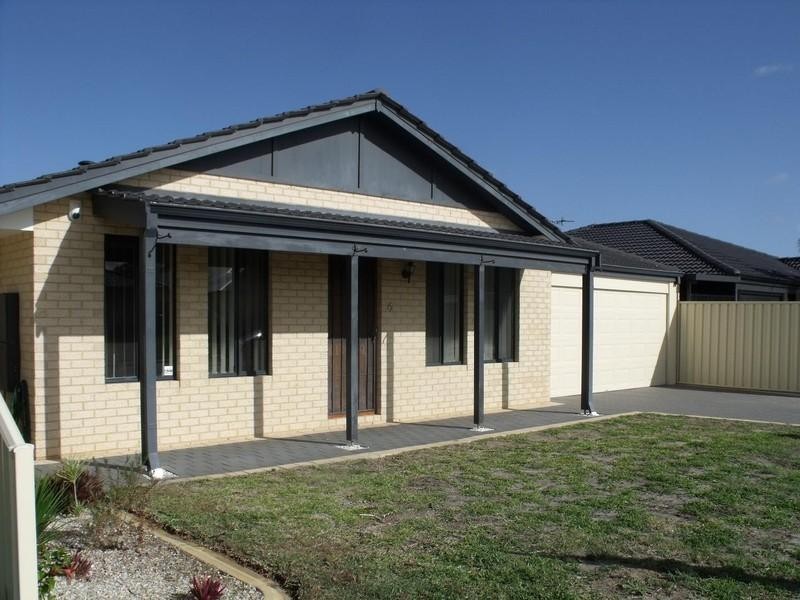 4 Brolga Grove, Seville Grove WA 6112