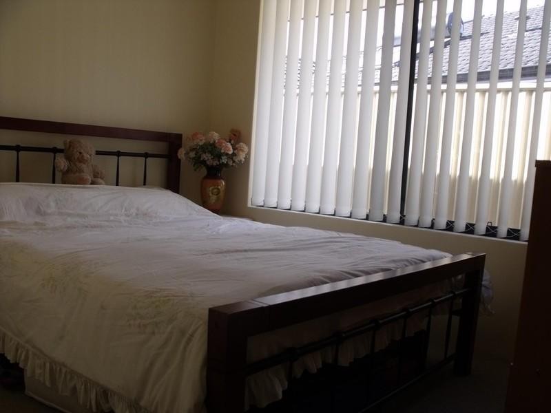 4 Brolga Grove, Seville Grove WA 6112