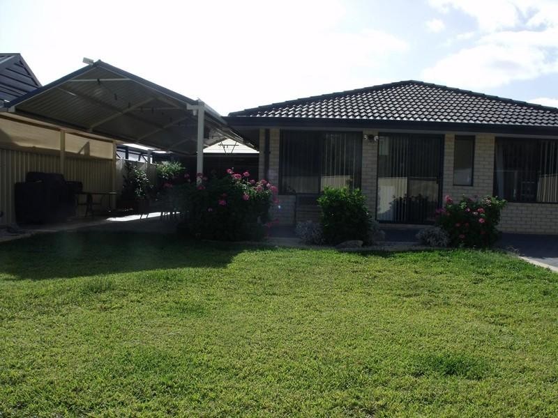 4 Brolga Grove, Seville Grove WA 6112