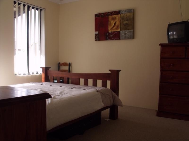 4 Brolga Grove, Seville Grove WA 6112