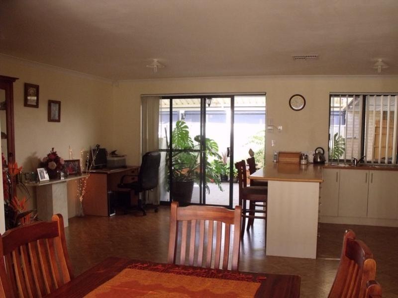 4 Brolga Grove, Seville Grove WA 6112