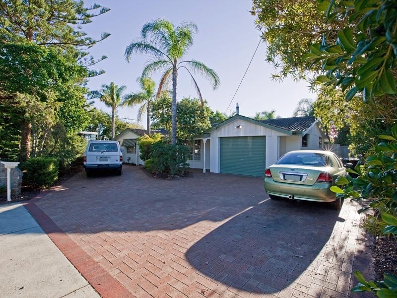 3 Aylesford Way, Thornlie WA 6108