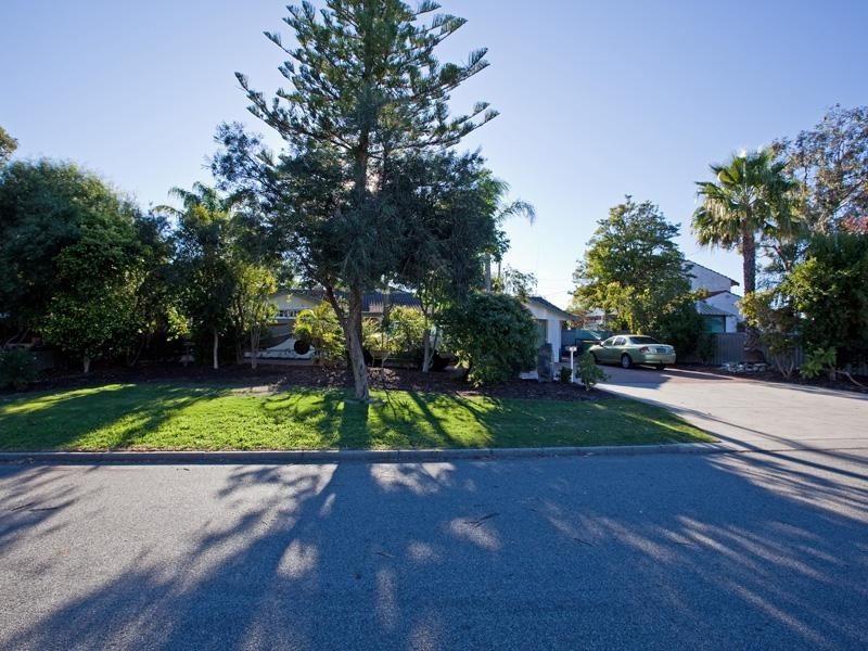 3 Aylesford Way, Thornlie WA 6108