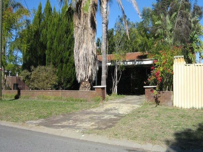 4 Cherry Way, Kelmscott WA 6111