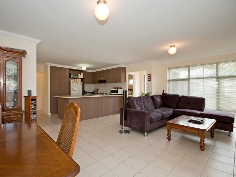 3, 37F Dulwich Street, Beckenham WA 6107