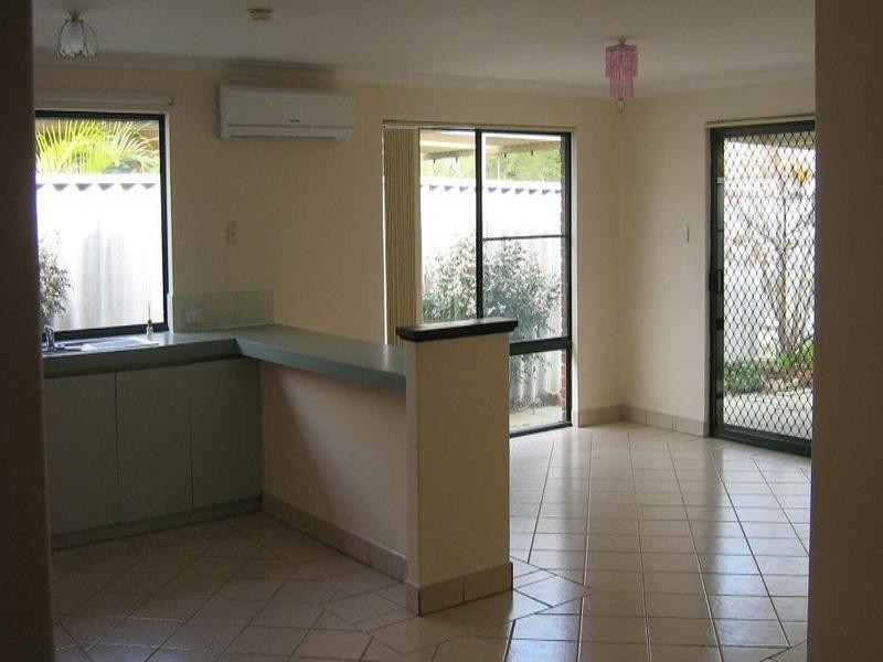 66 Poad, Seville Grove WA 6112
