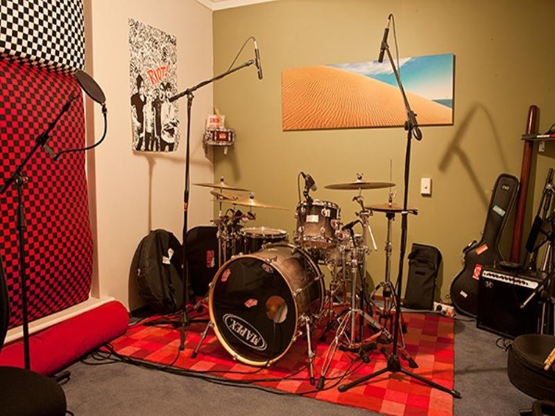 61 Harrison Road, Mount Richon WA 6112