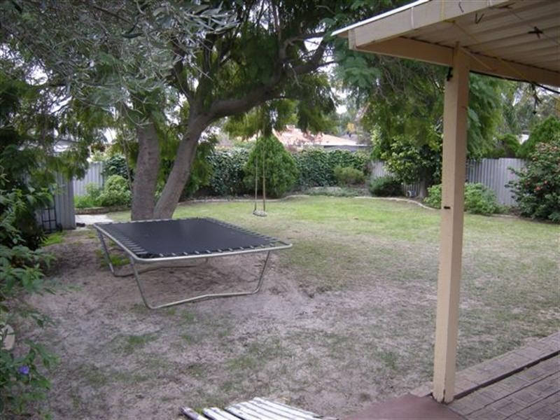 9 Gwalia Place, Gosnells WA 6110