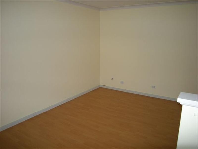 4 Higgs Court, Brookdale WA 6112