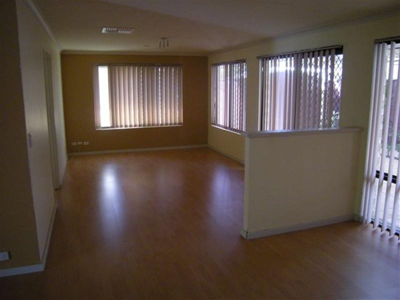 4 Higgs Court, Brookdale WA 6112