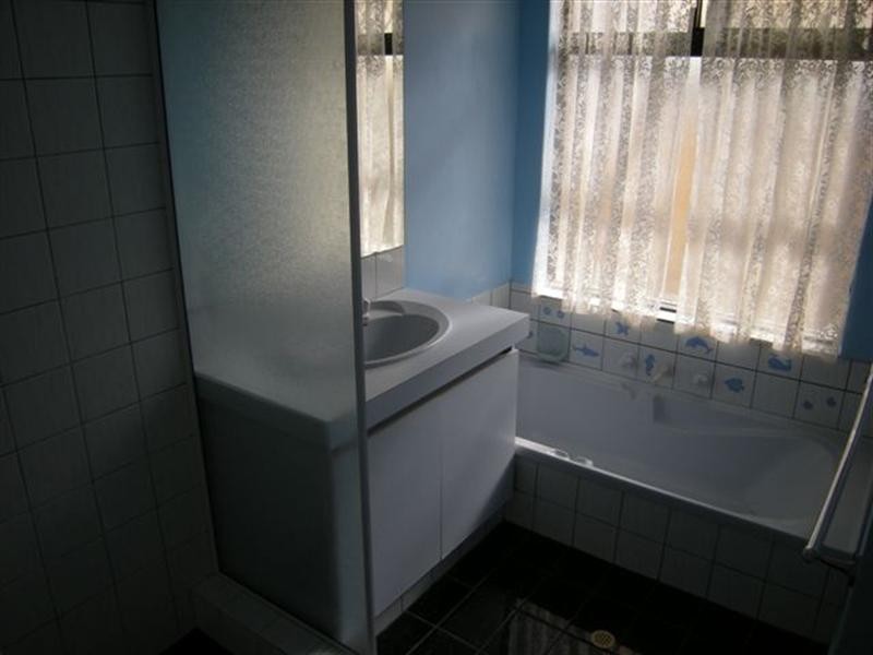 4 Higgs Court, Brookdale WA 6112