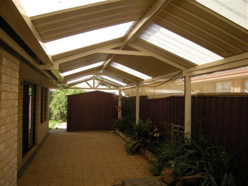 4 Higgs Court, Brookdale WA 6112