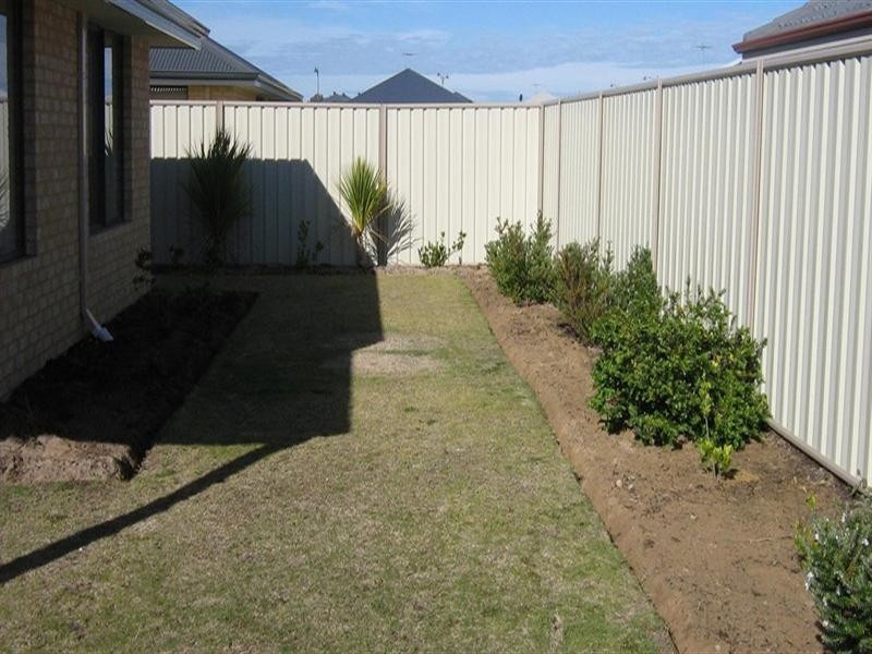 16 Voltaire Way, Secret Harbour WA 6173